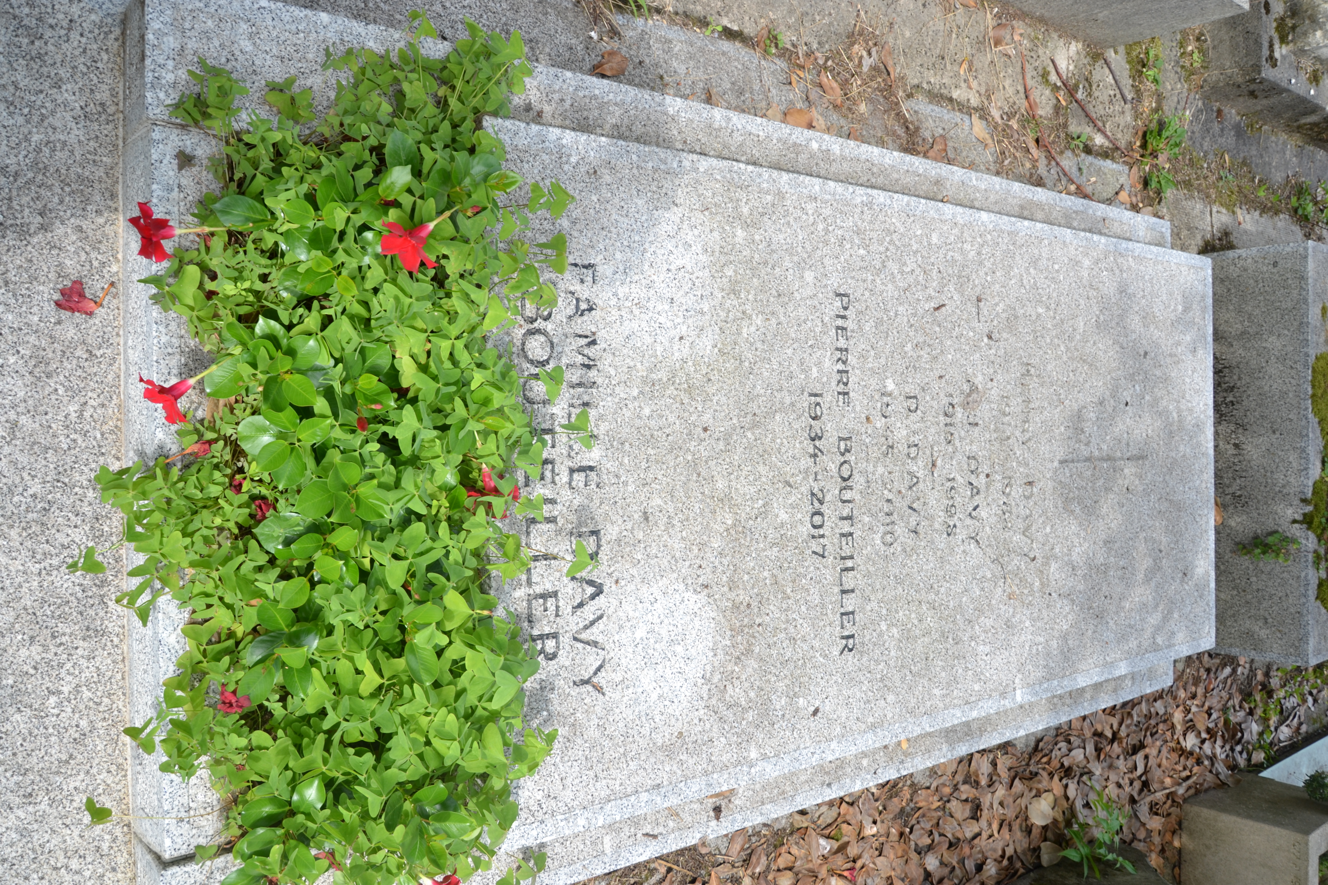 Tombe de Pierre Bouteiller au cimeti&egrave;re du Montparnasse