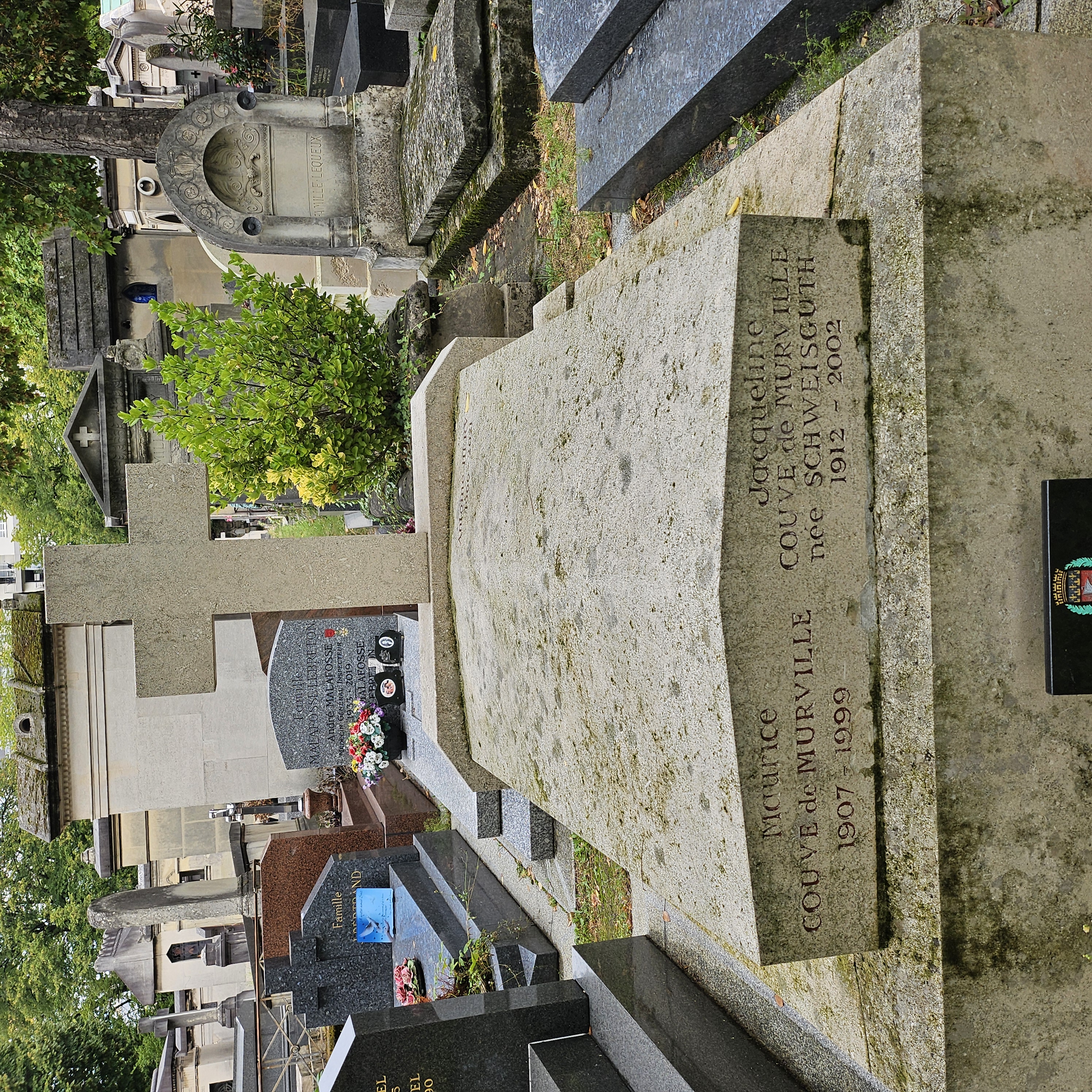 Tombe de Maurice Couve de Murville au cimeti&egrave;re du Montparnasse