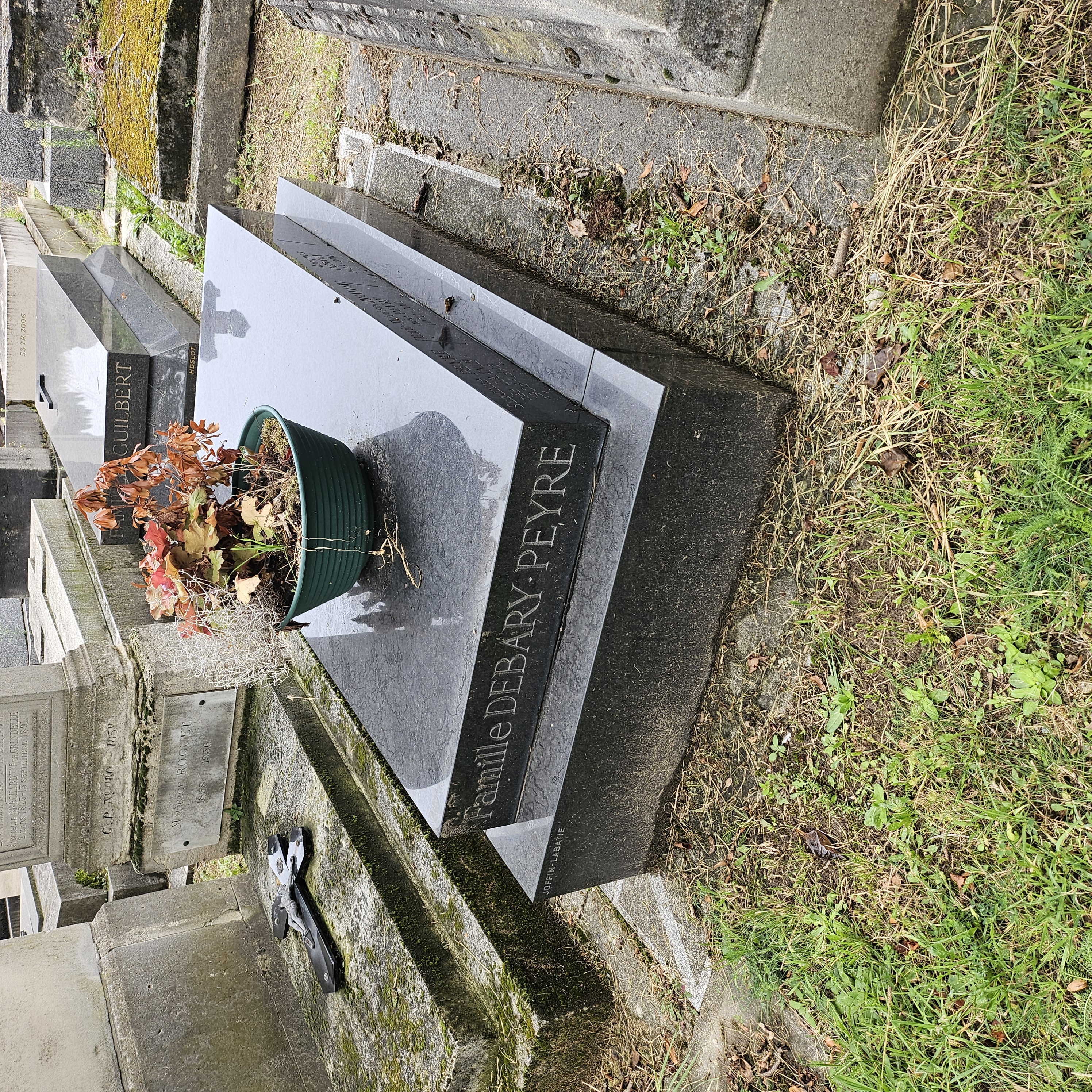 Tombe de Jacques Debary au cimeti&egrave;re du Montparnasse