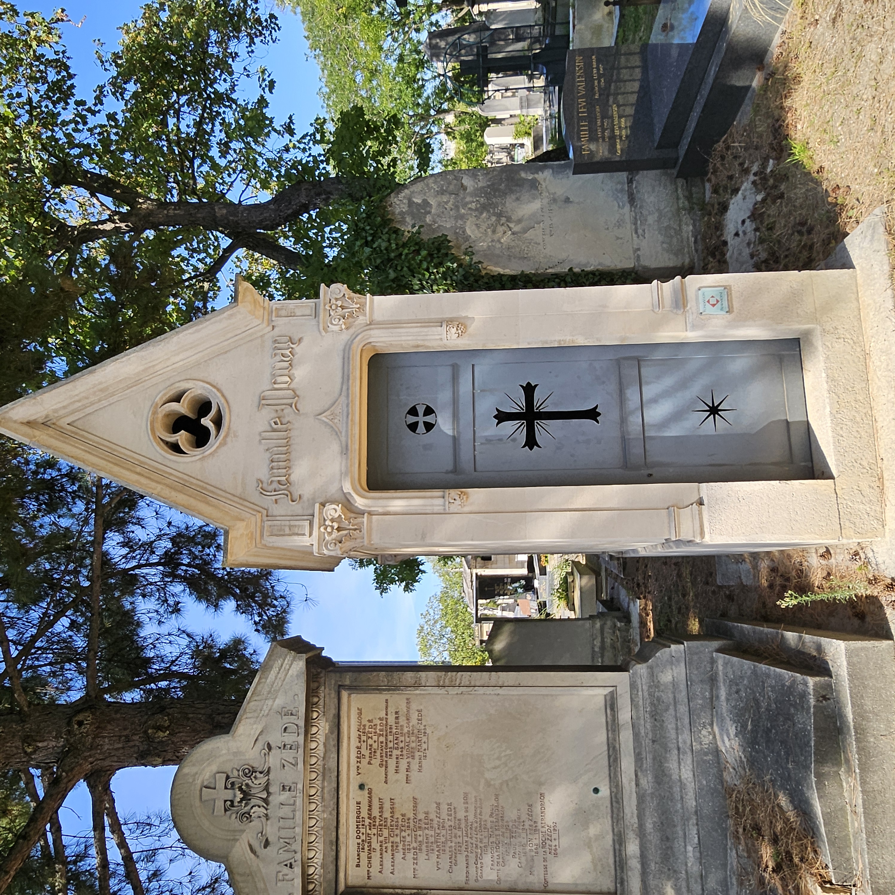 Tombe de F&eacute;lix Douay au cimeti&egrave;re du Montparnasse