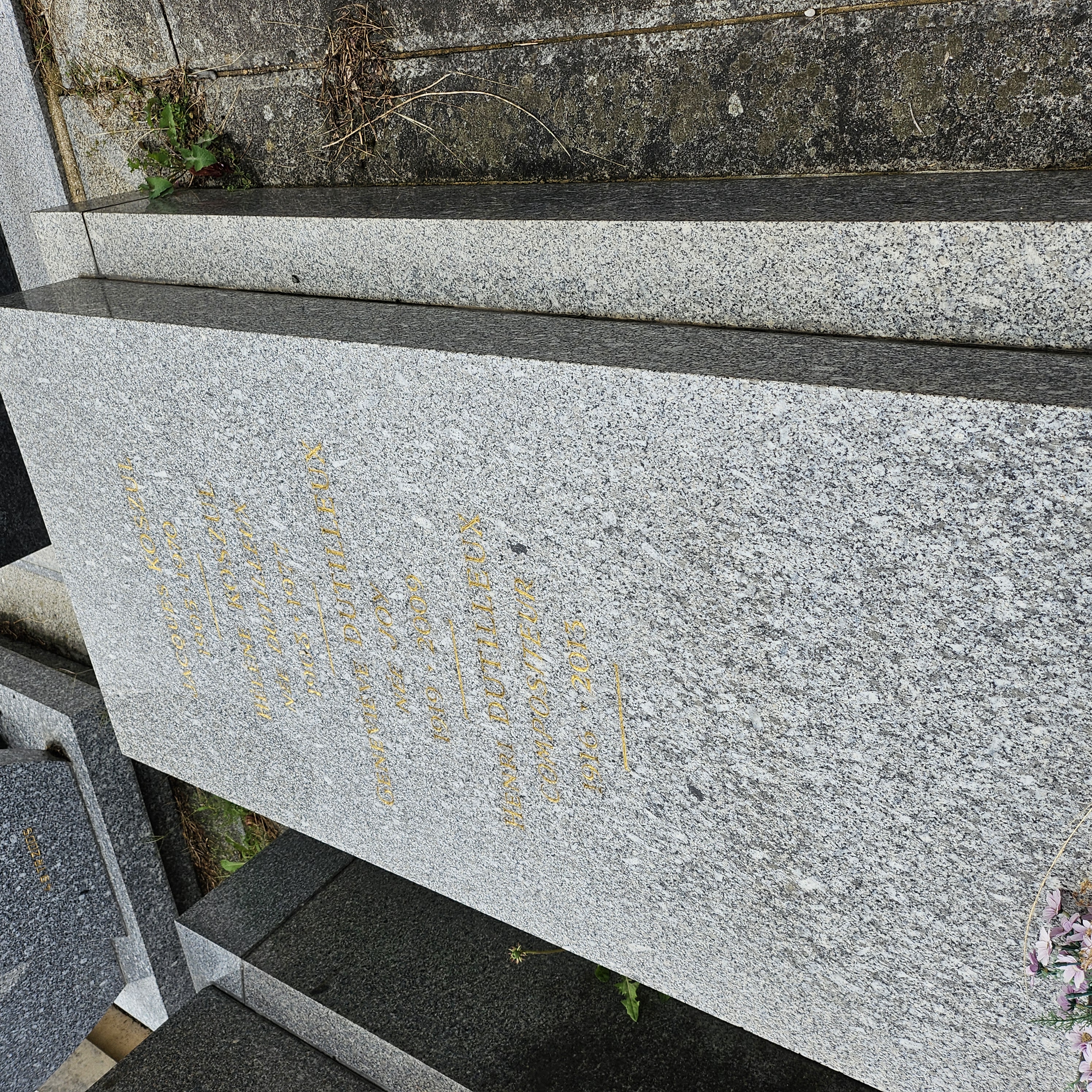 Tombe d'Henri Dutilleux au cimeti&egrave;re du Montparnasse