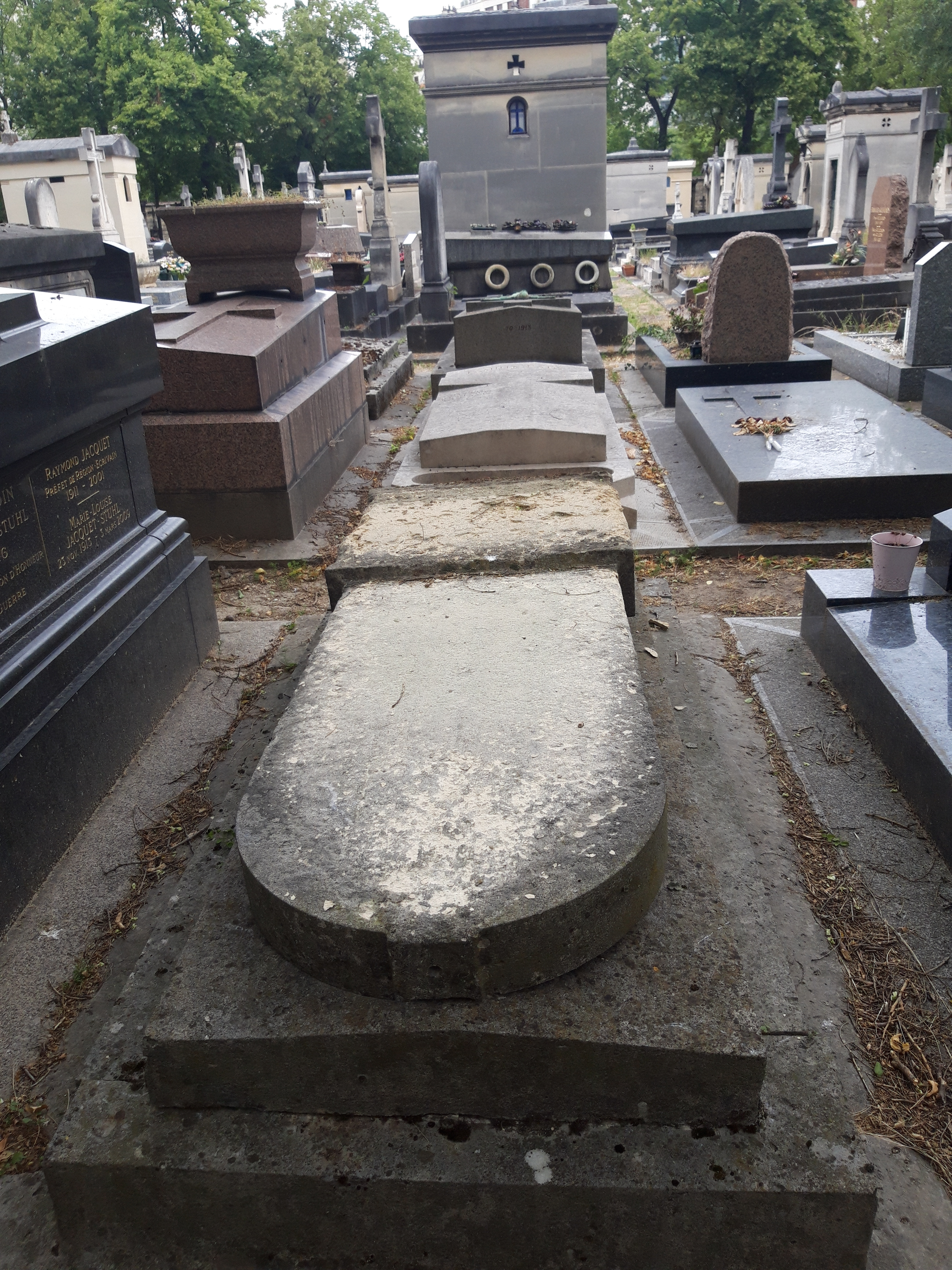 Tombe de Abel Hugo au cimeti&egrave;re du Montparnasse