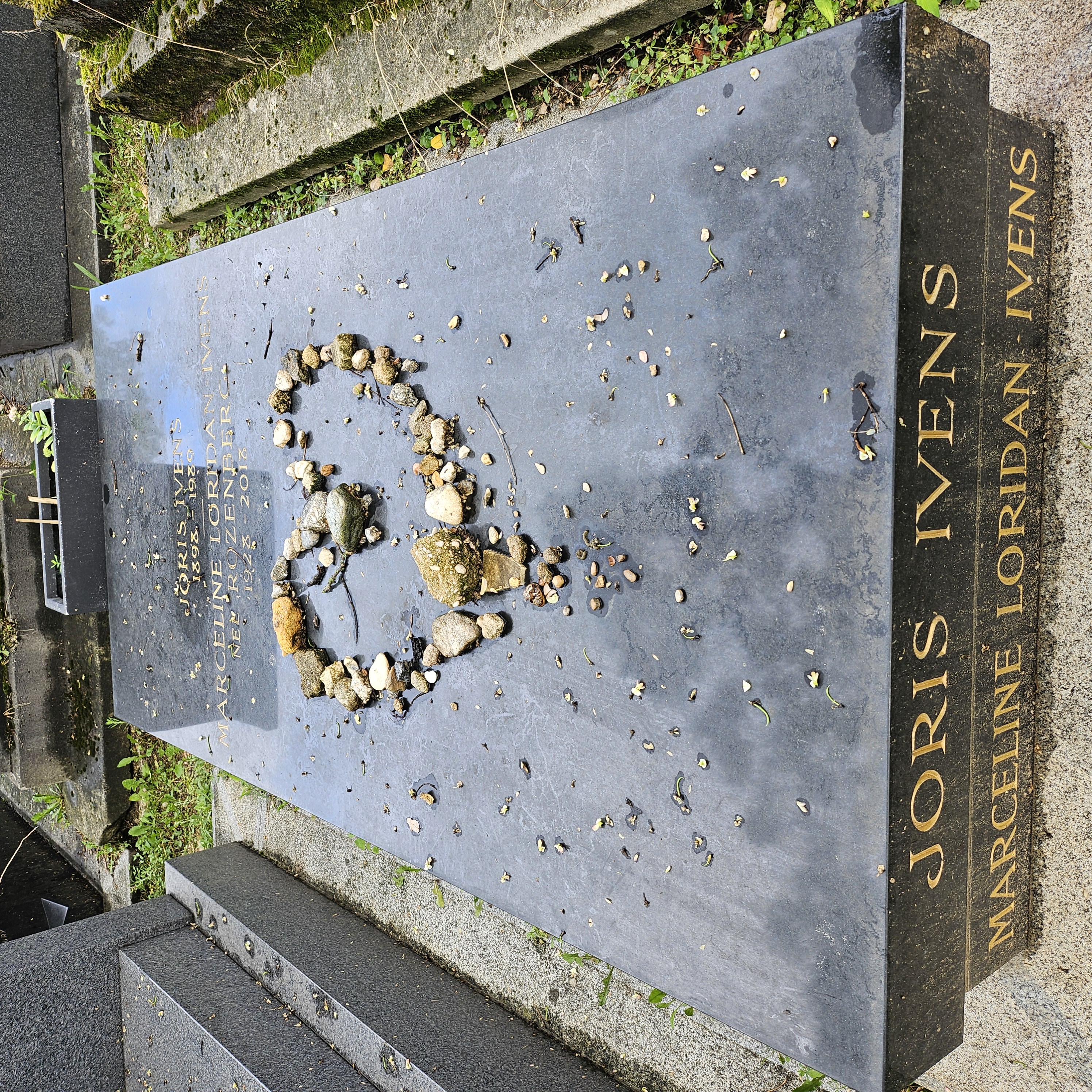 Tombe de Marceline Loridans-Ivens au cimetière du Montparnasse à Paris