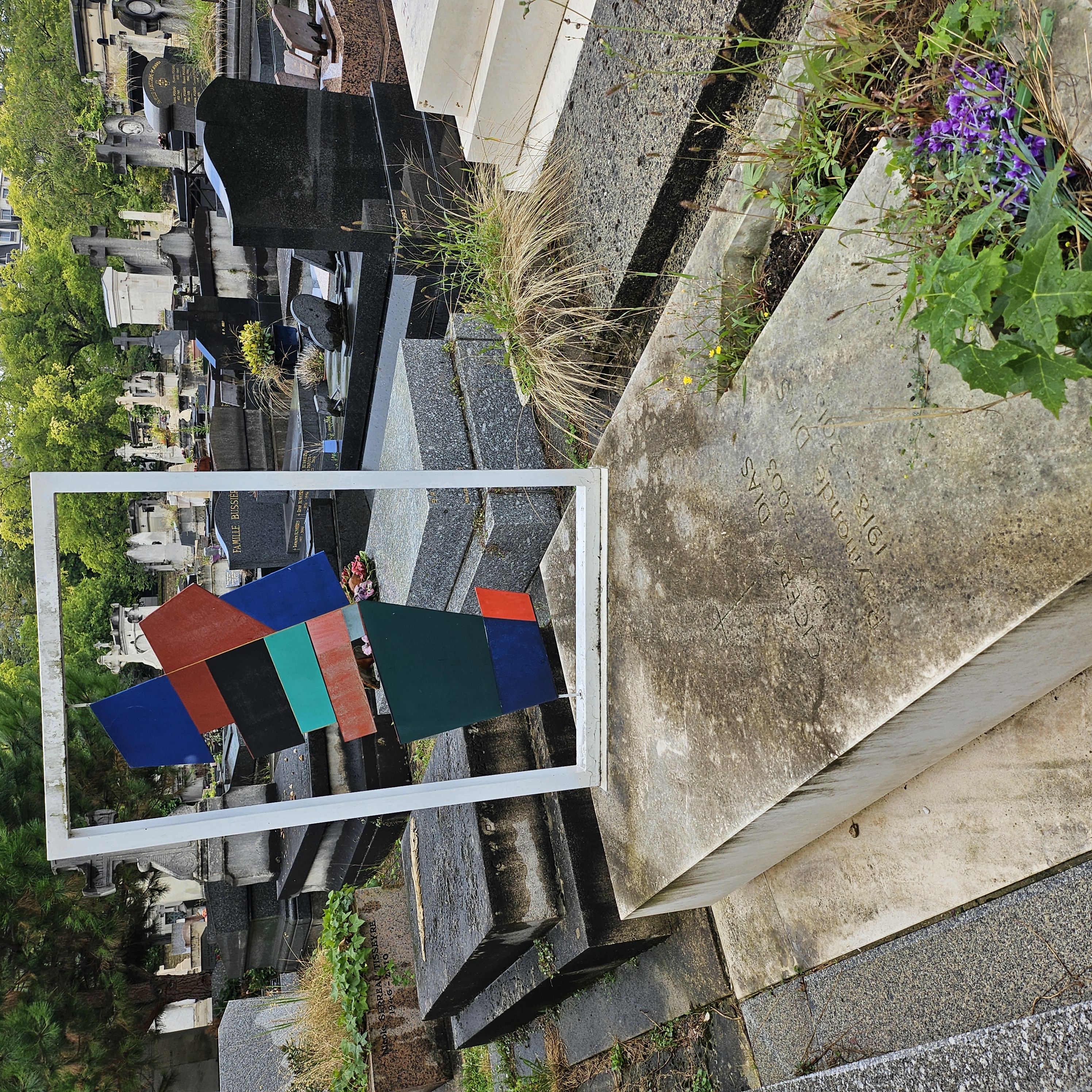 Tombe de Cicero Dias au cimeti&egrave;re du Montparnasse