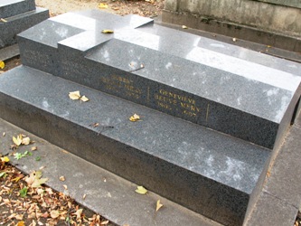 Tombe d?Hubert Beuve-Méry au cimetière du Montparnasse