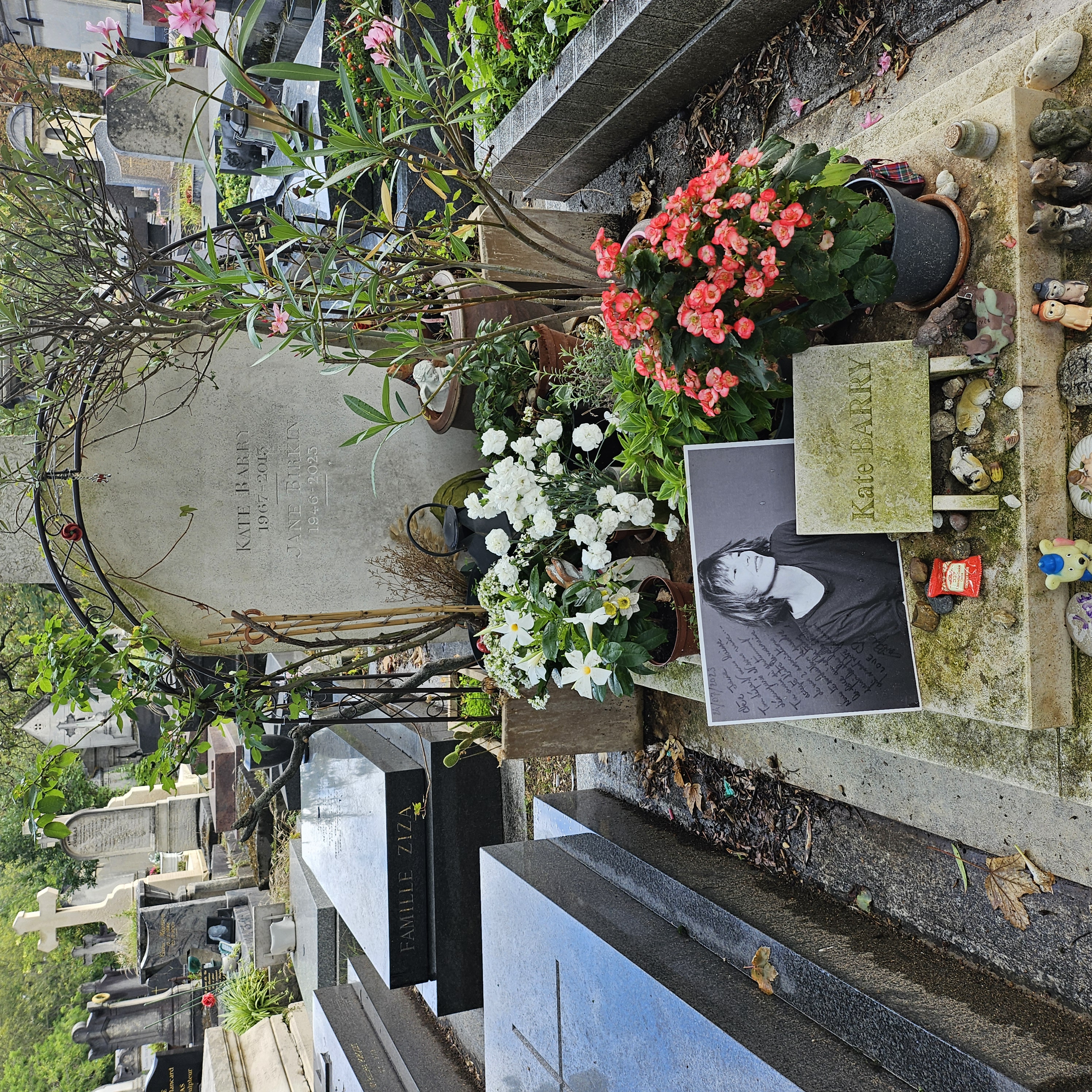 Tombe de Oscar Roty au cimetière du Montparnasse à Paris