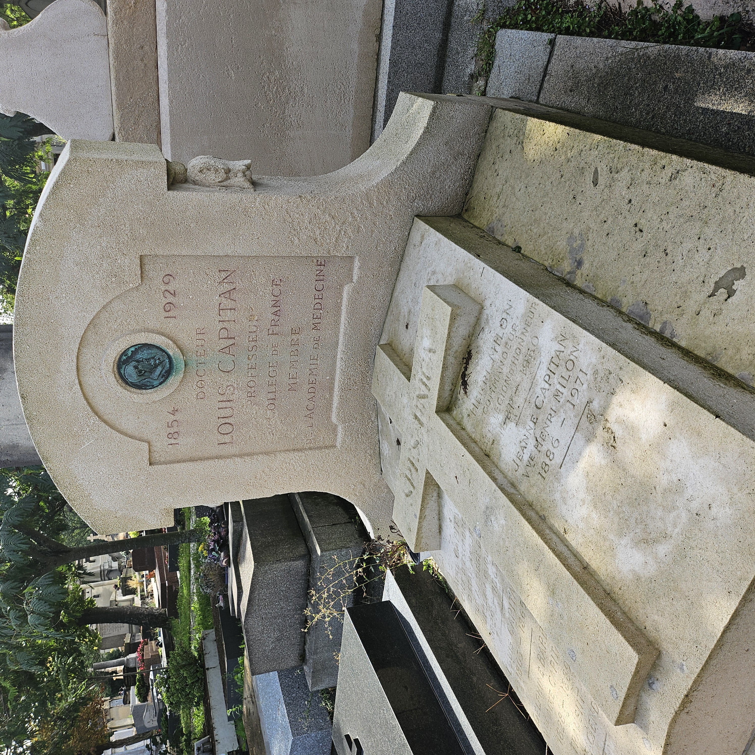 Tombe de Louis Capitan au cimeti&egrave;re du Montparnasse
