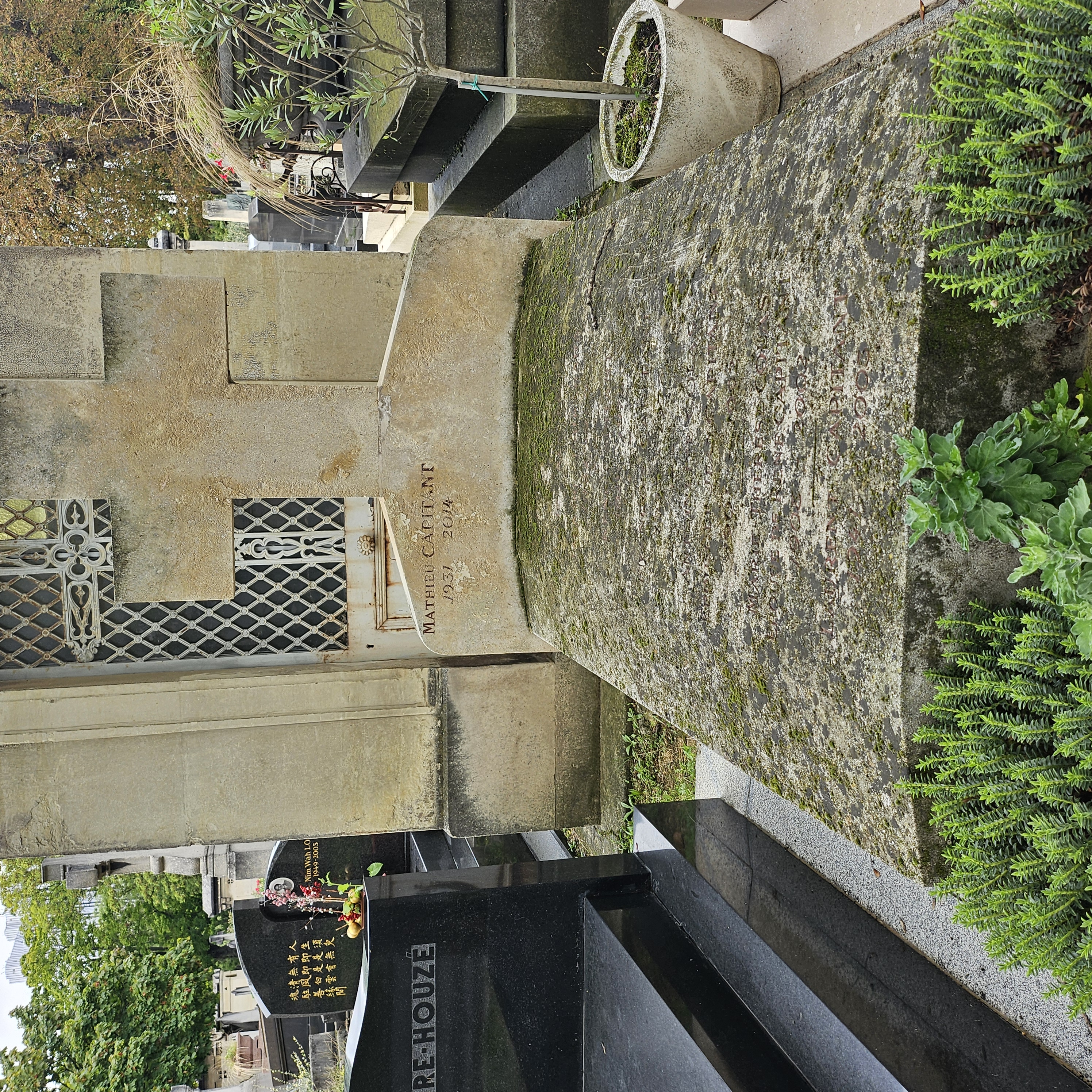 Tombe de Ren&eacute; Capitant au cimeti&egrave;re du Montparnasse