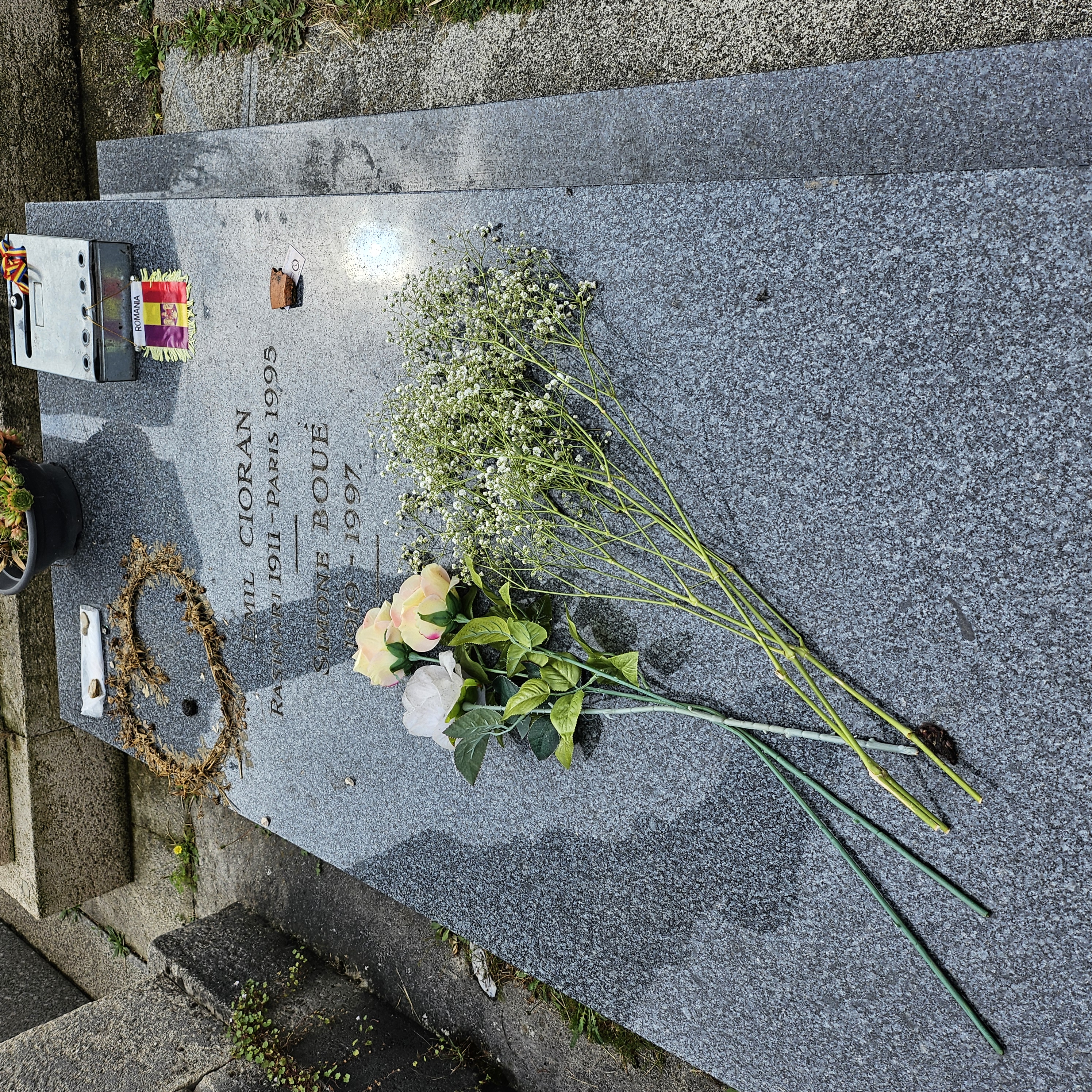 Tombe de Emil Cioran au cimetière du Montparnasse à Paris