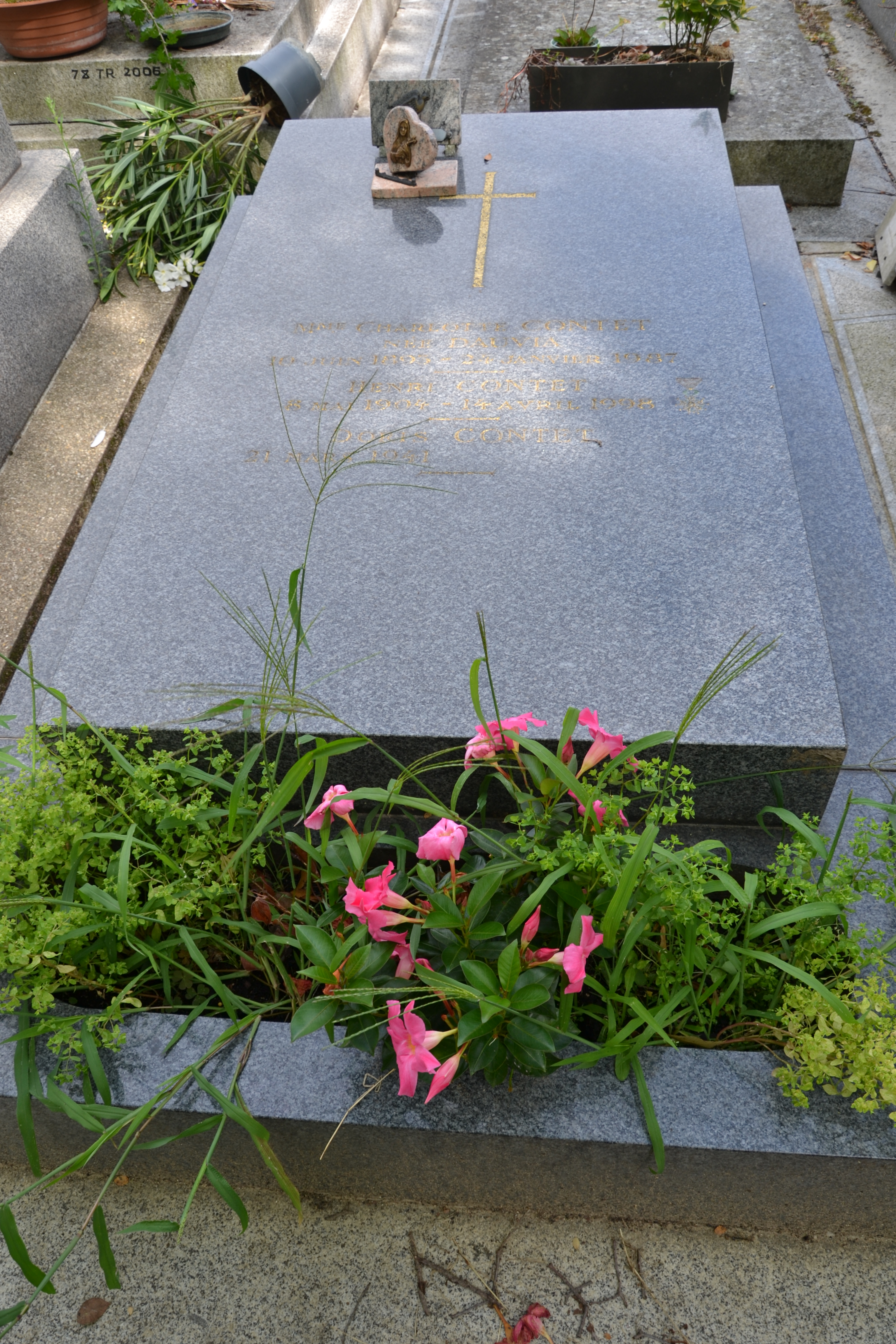 Tombe d'Henri Contet au cimeti&egrave;re du Montparnasse