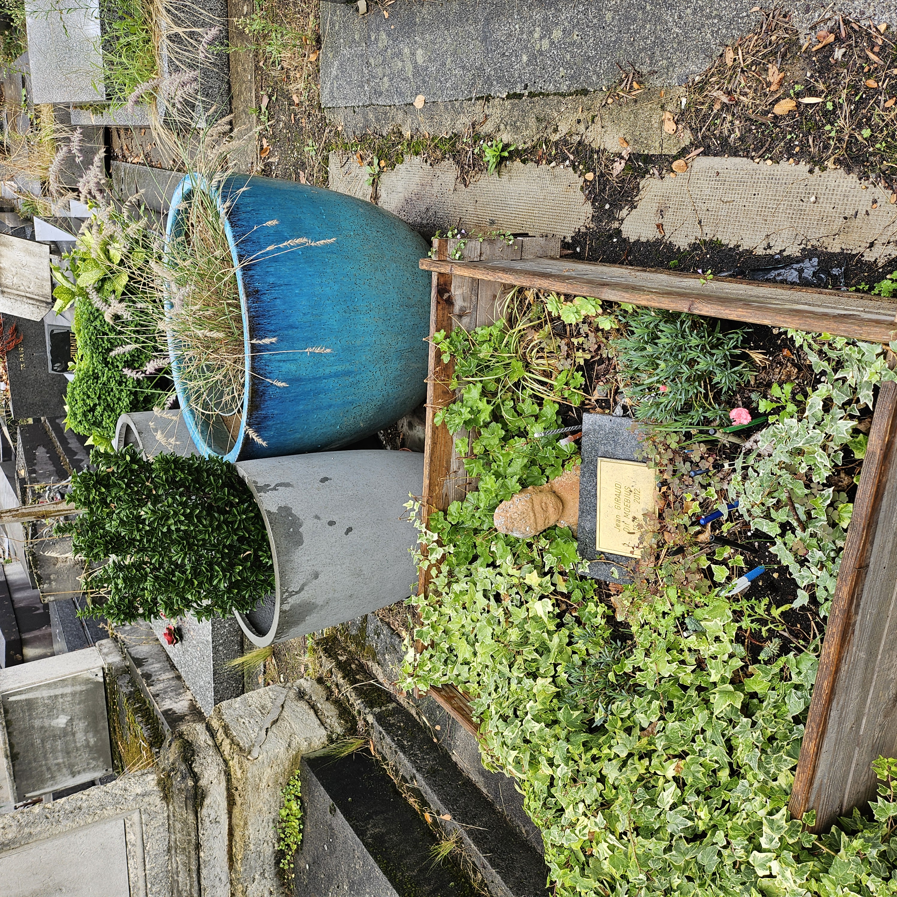 Tombe de Jean Giraud (dit Moebius) au cimeti&egrave;re du Montparnasse