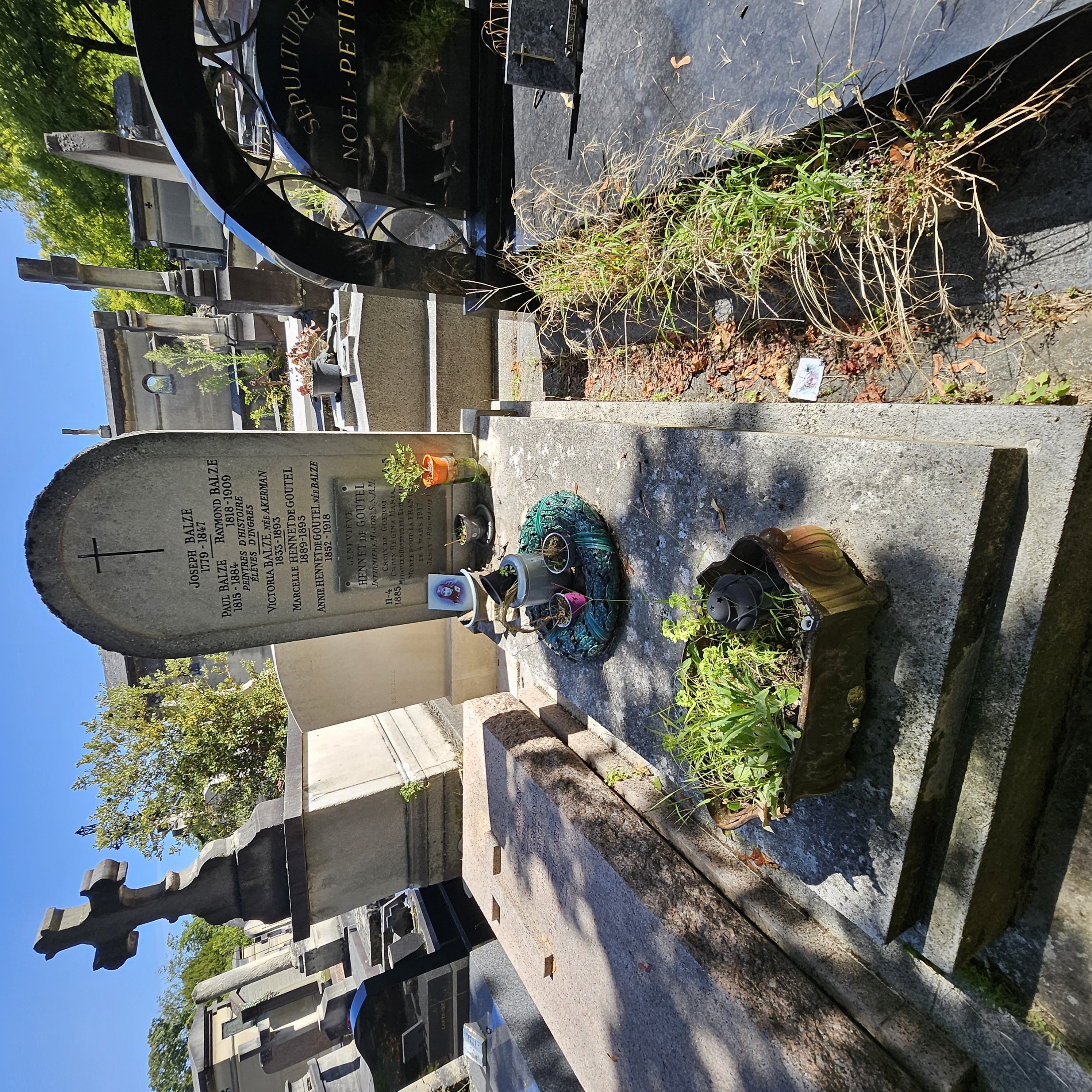 Tombe de Genevi&egrave;ve Hennet de Goutel au cimeti&egrave;re du Montparnasse