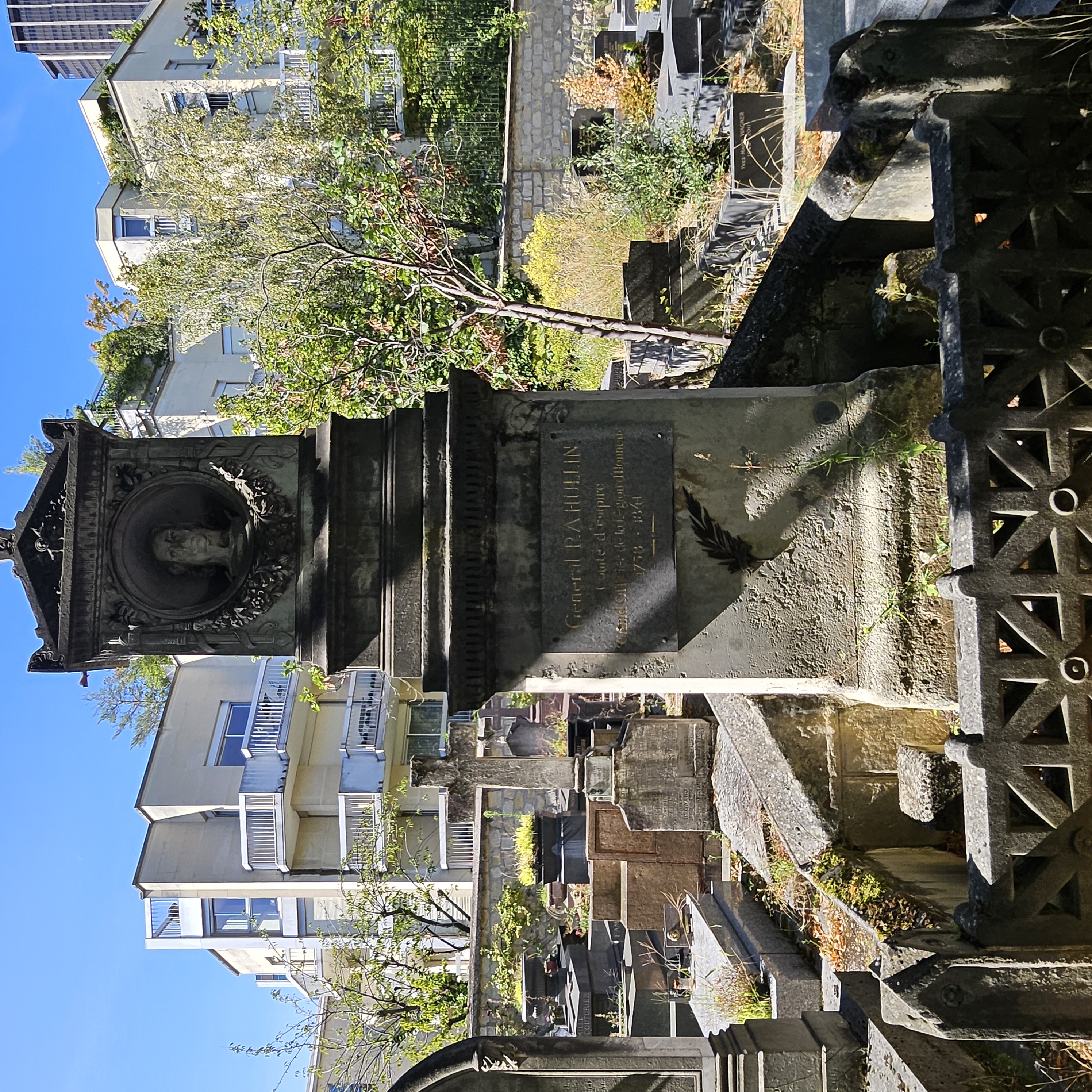 Tombe de Pierre Hulin au cimeti&egrave;re du Montparnasse