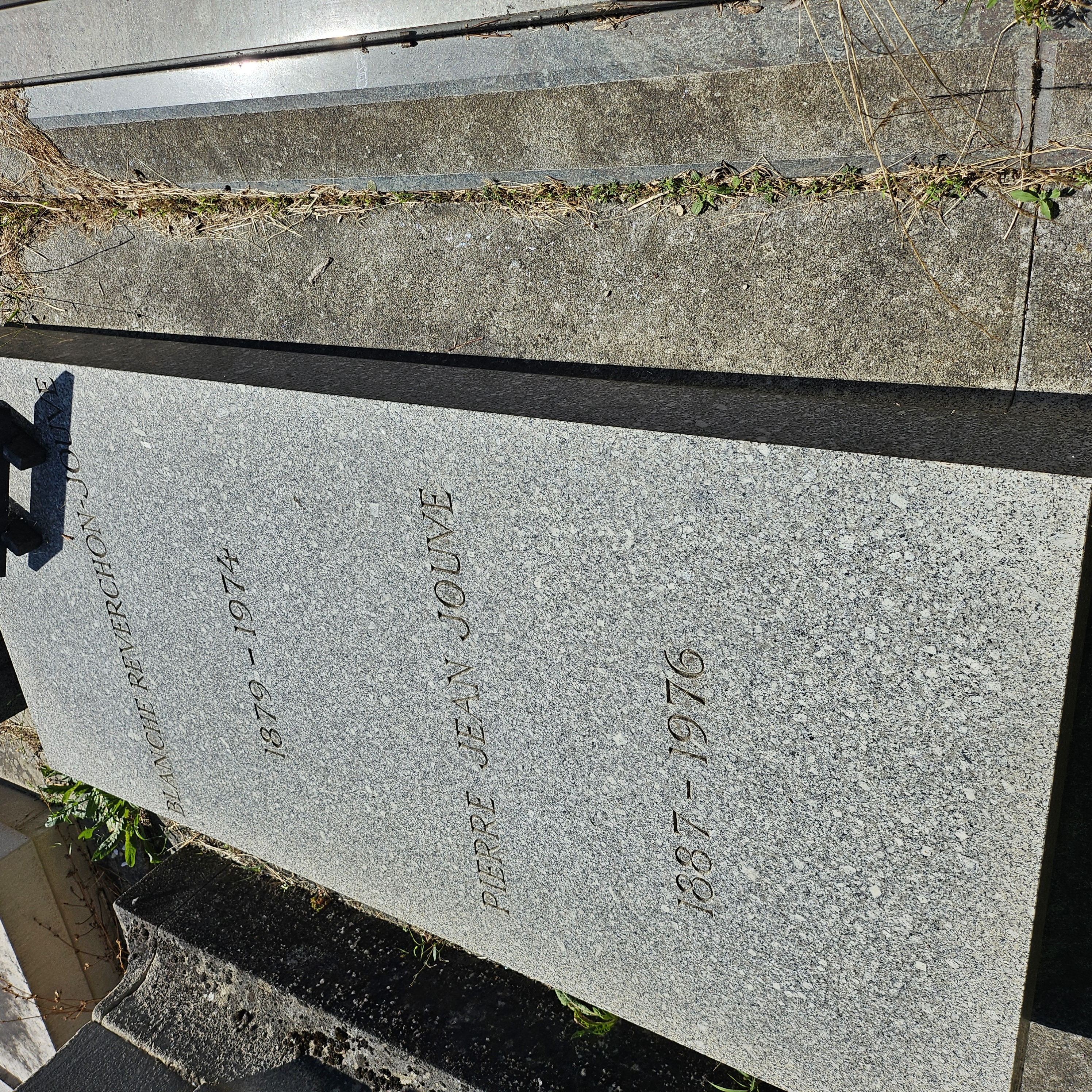 Tombe de Pierre-Jean Jouve au cimeti&egrave;re du Montparnasse