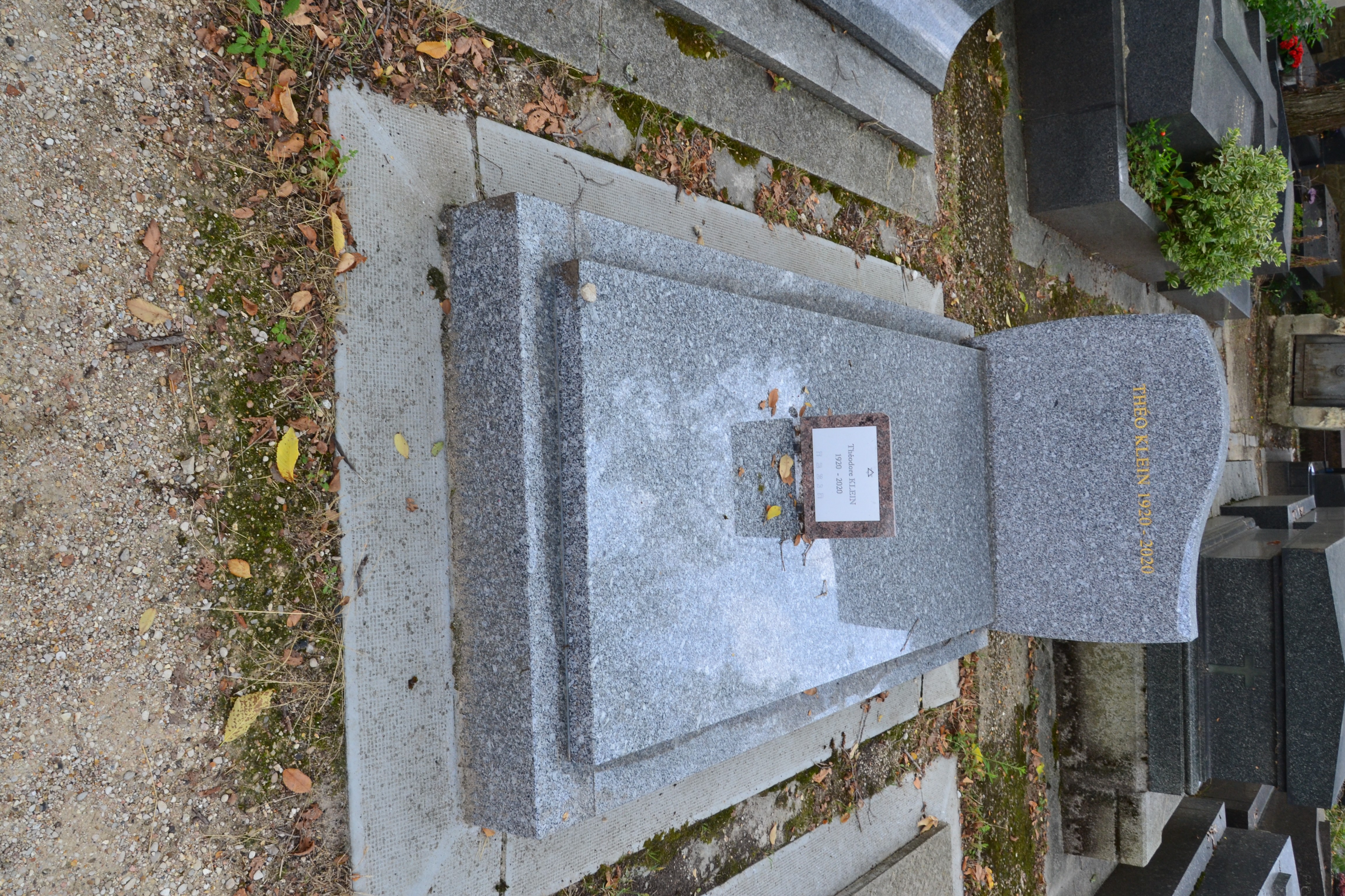 Tombe de Théodore Klein au cimetière du Montparnasse à Paris