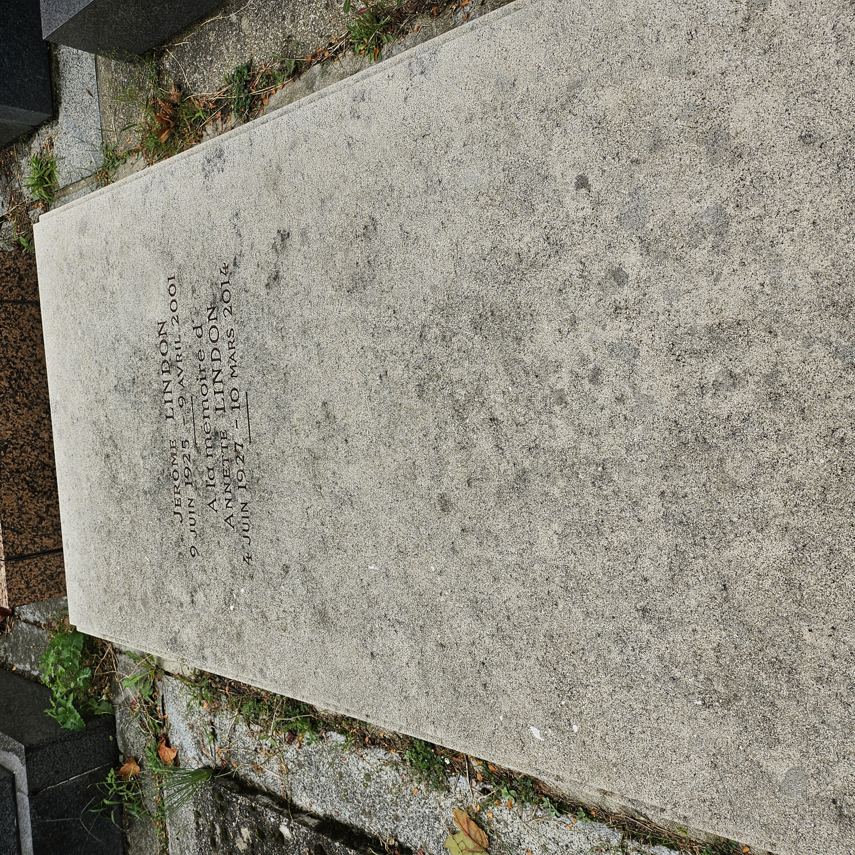 Tombe de Jérôme Lindon au cimetière du Montparnasse à Paris