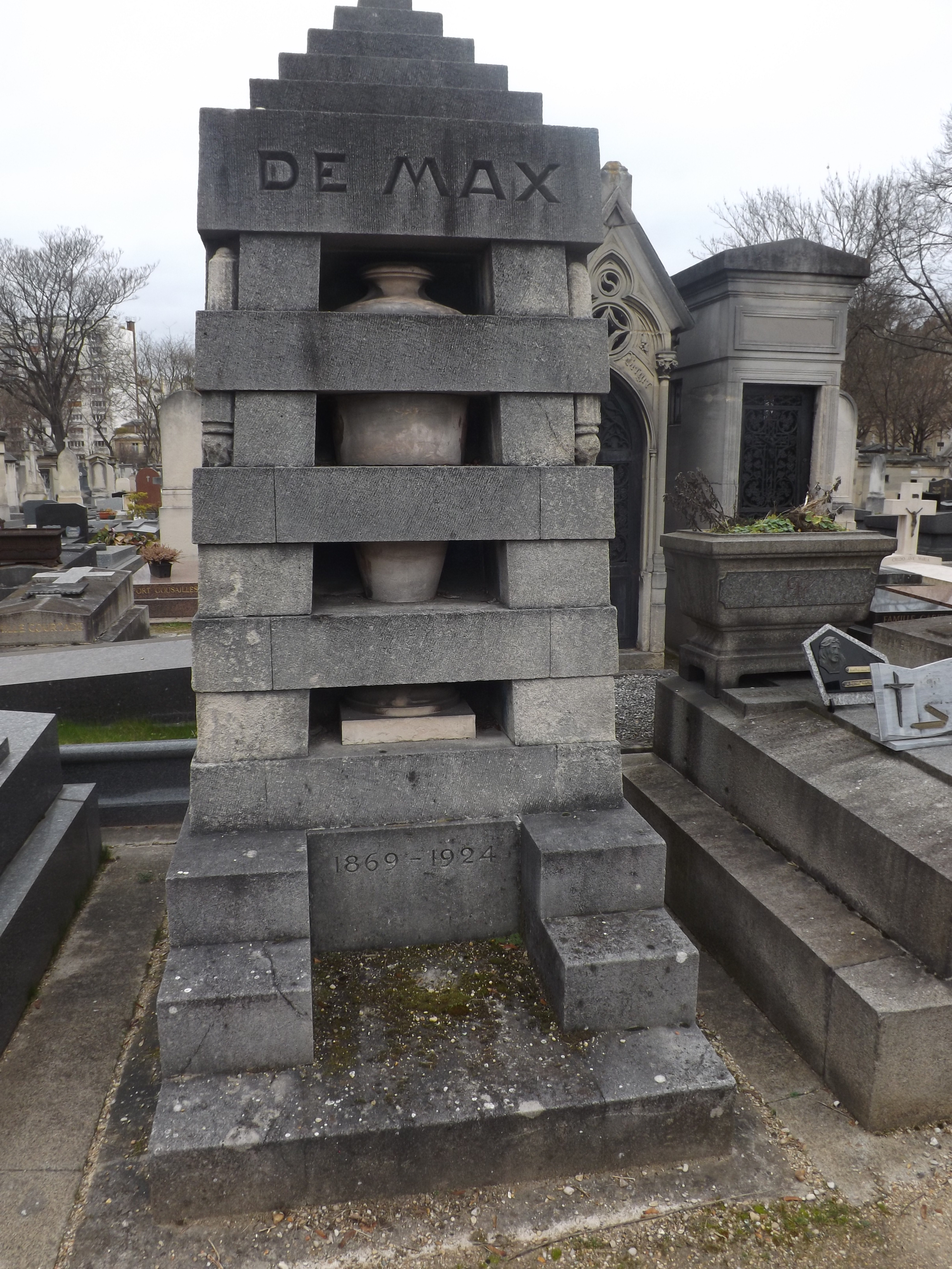 Tombe de &Eacute;douard de Max au cimeti&egrave;re du Montparnasse