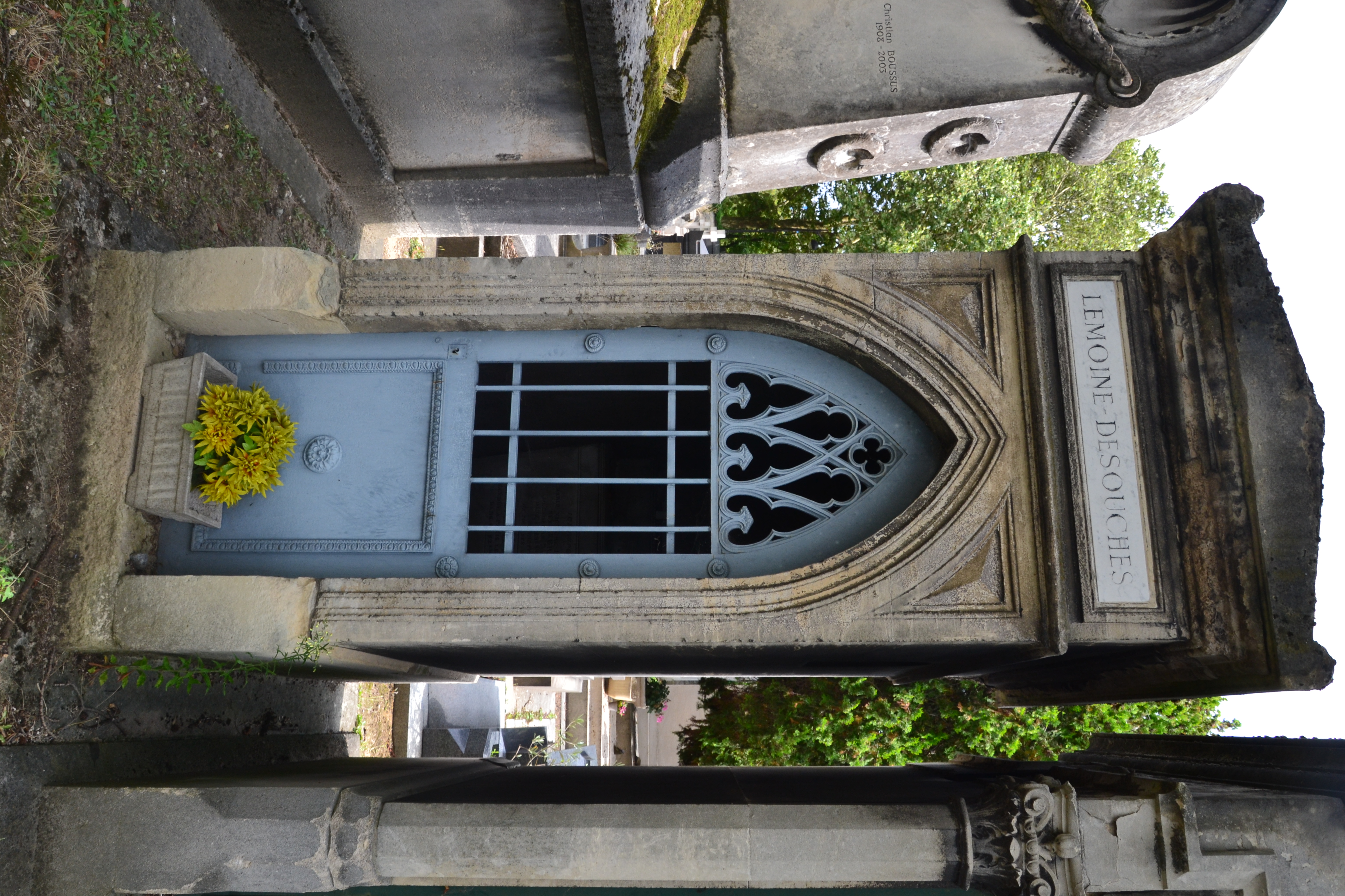 Tombe de Jean-Claude Pascal