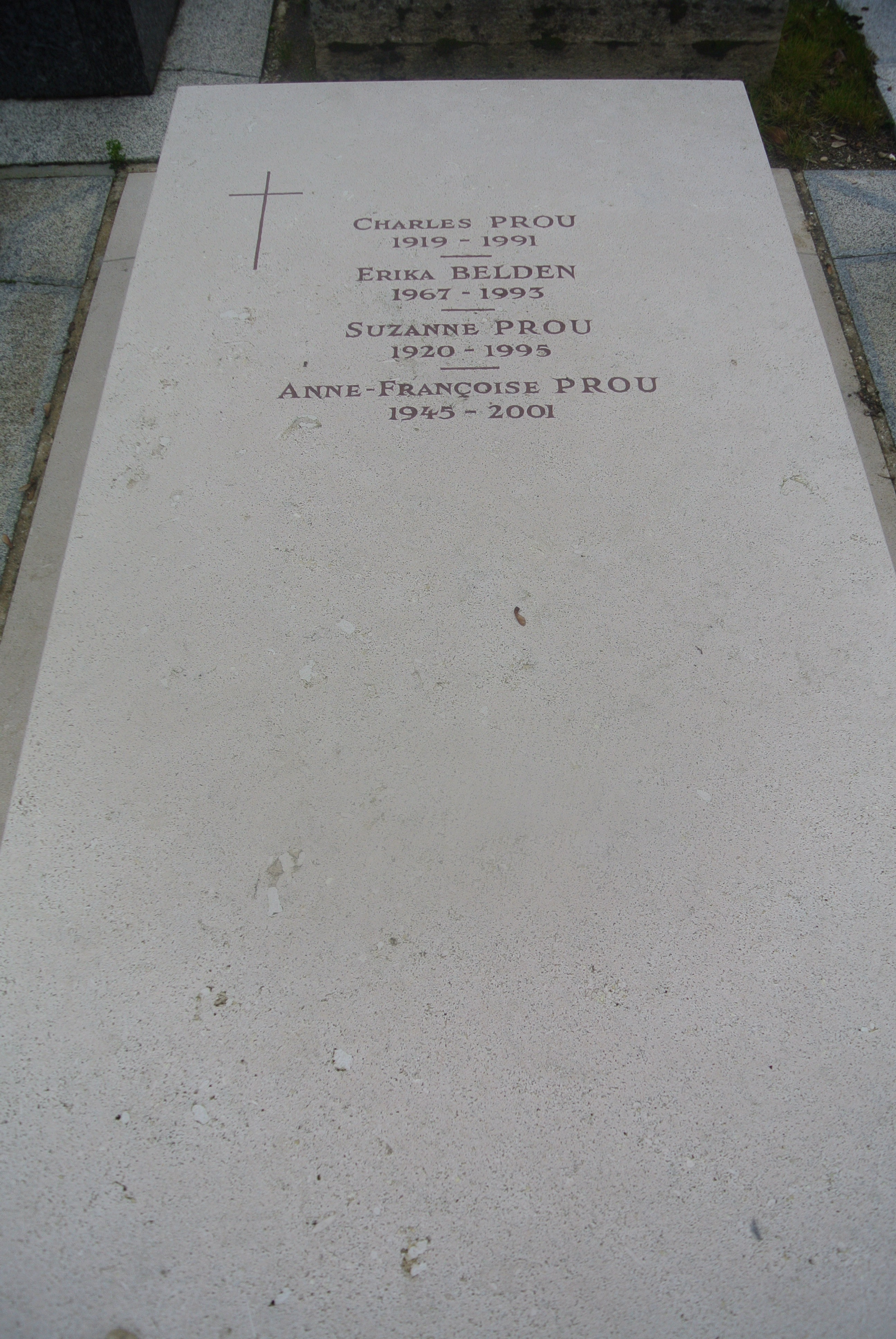 Tombe de Suzanne Prou