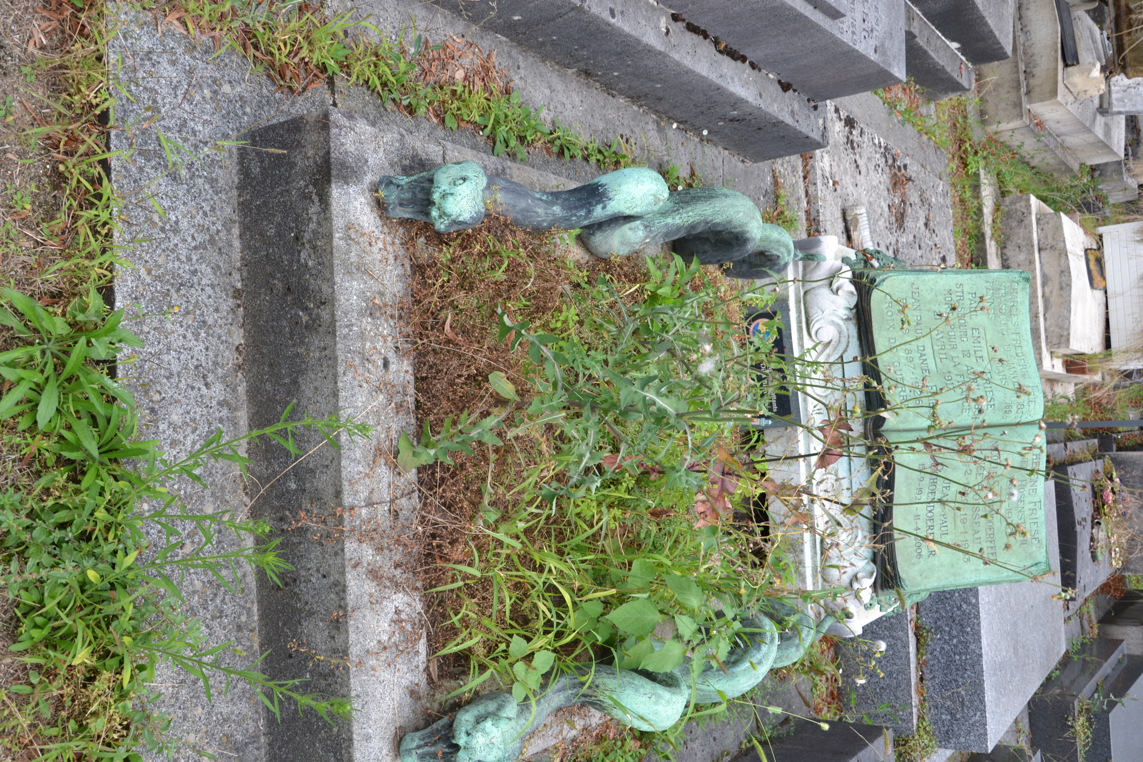 Tombe de Pierre Schoendoerffer