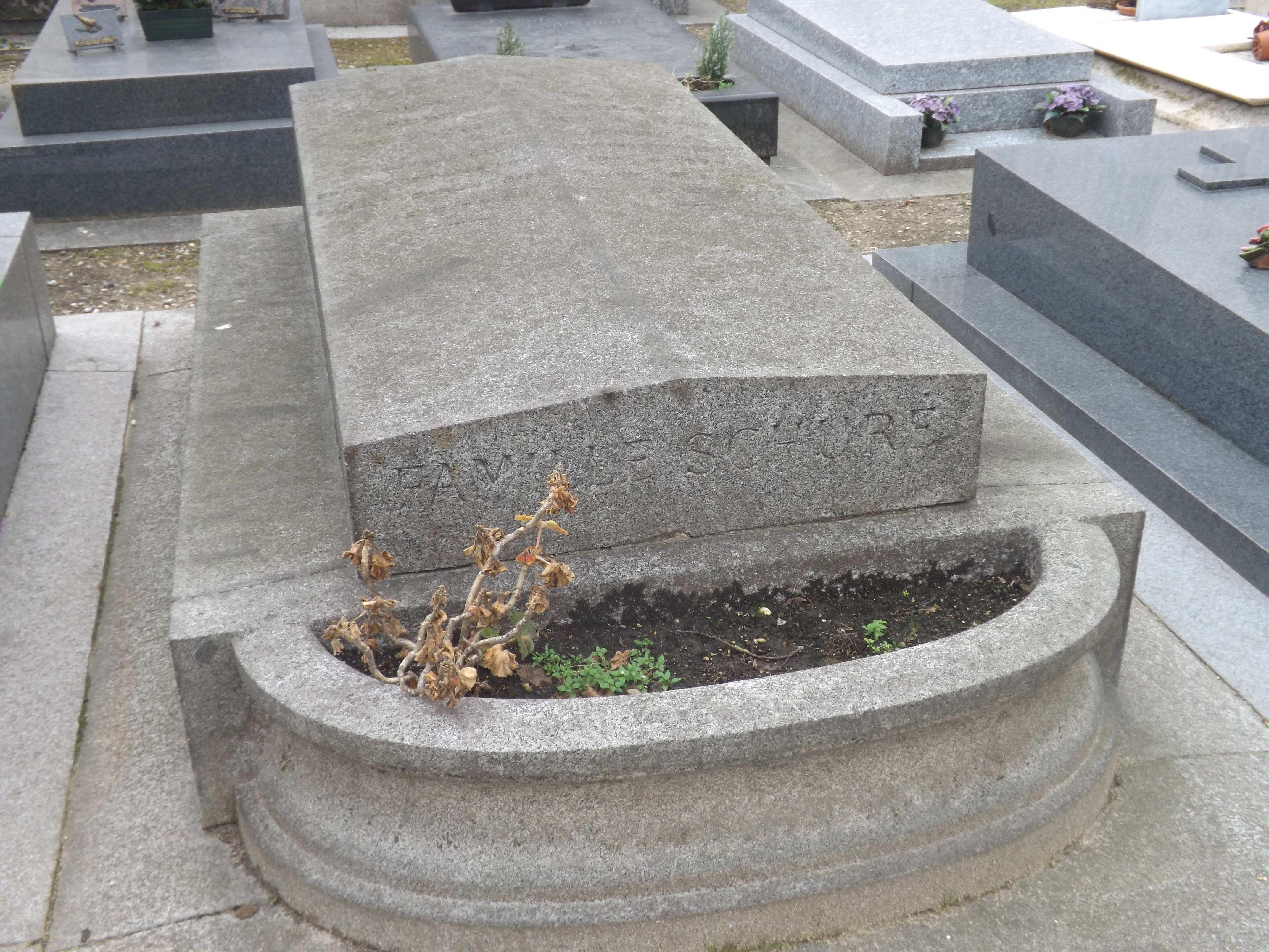 Tombe de &Eacute;douard Schur&eacute;