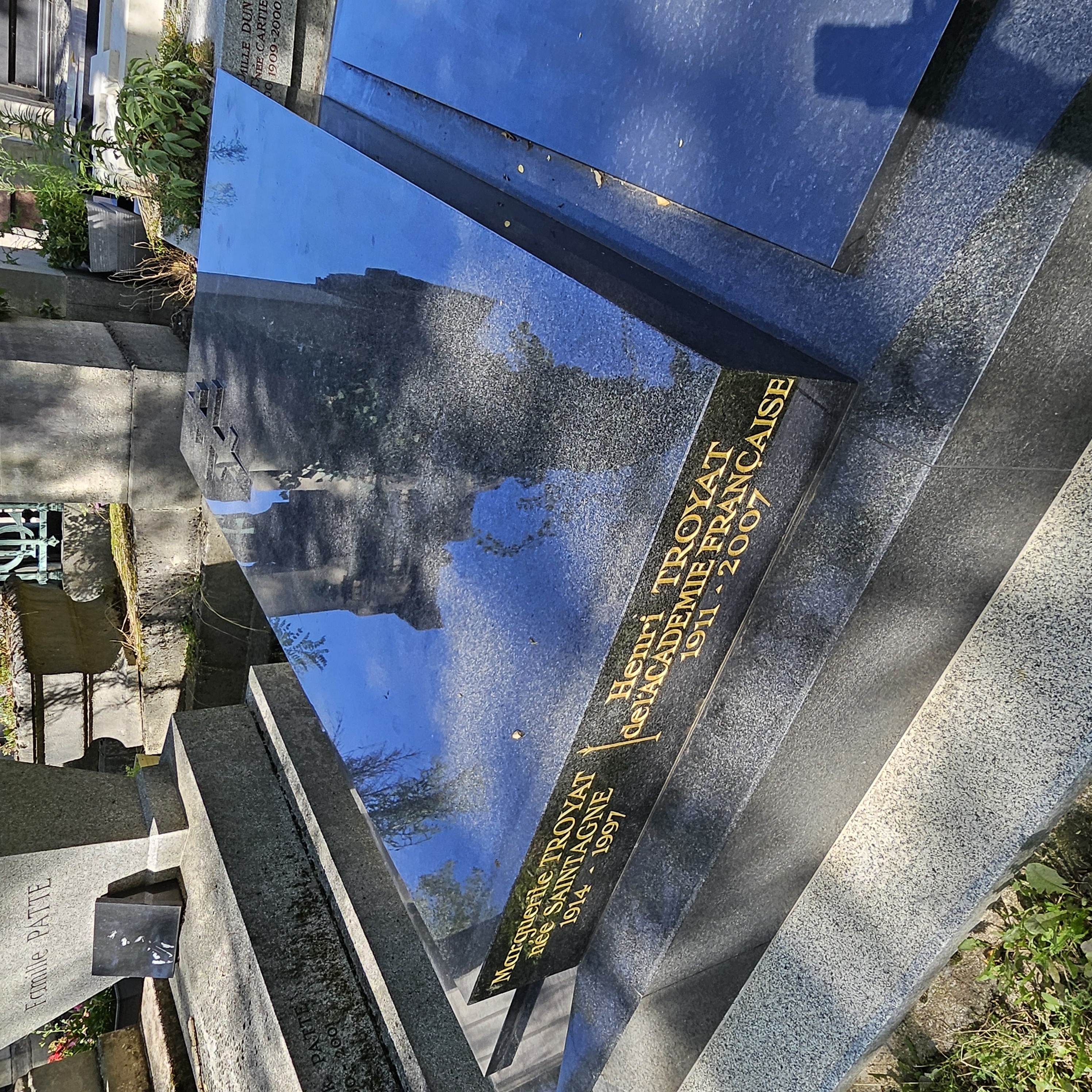 Tombe de Henri Troyat