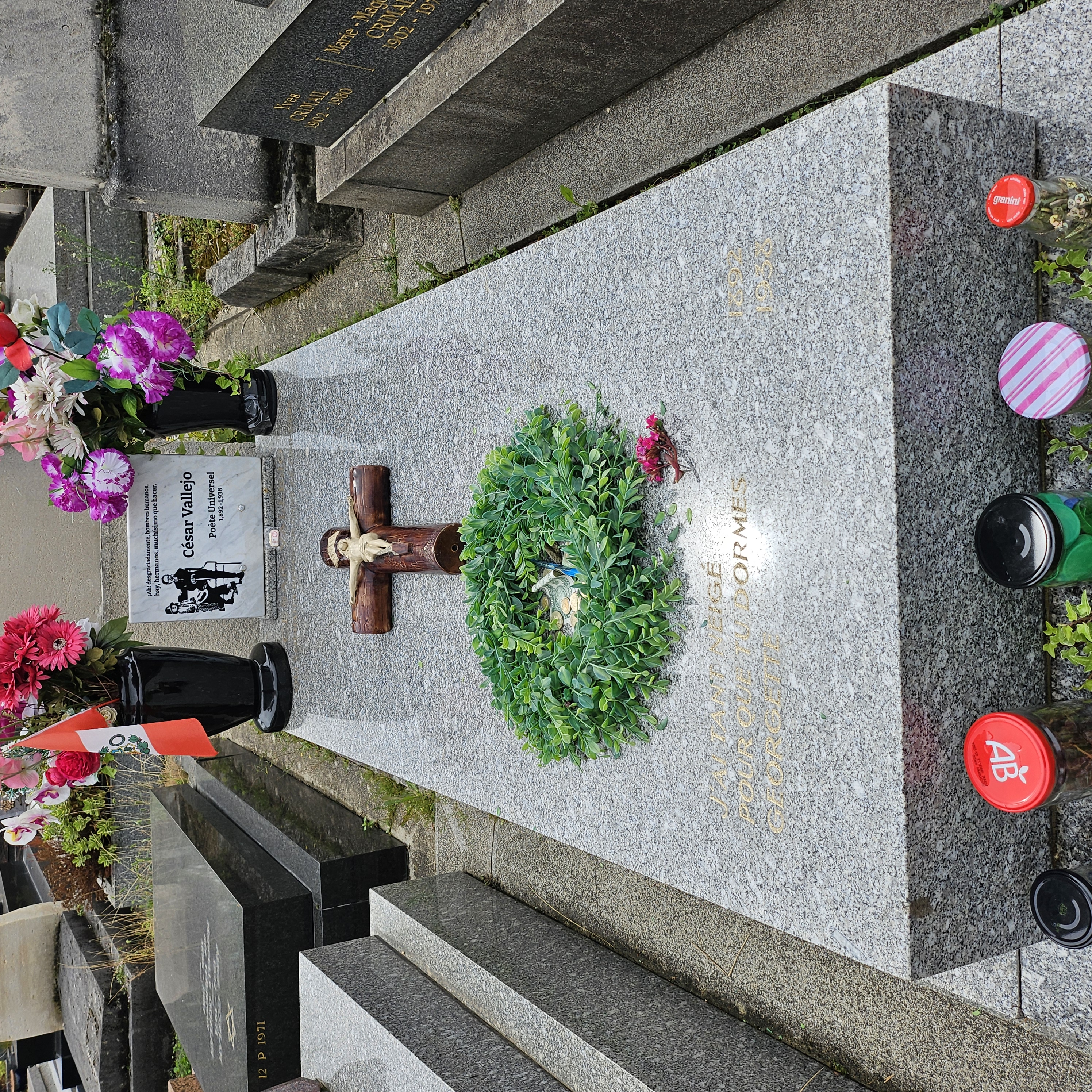 Tombe de C&eacute;sar Vallejo